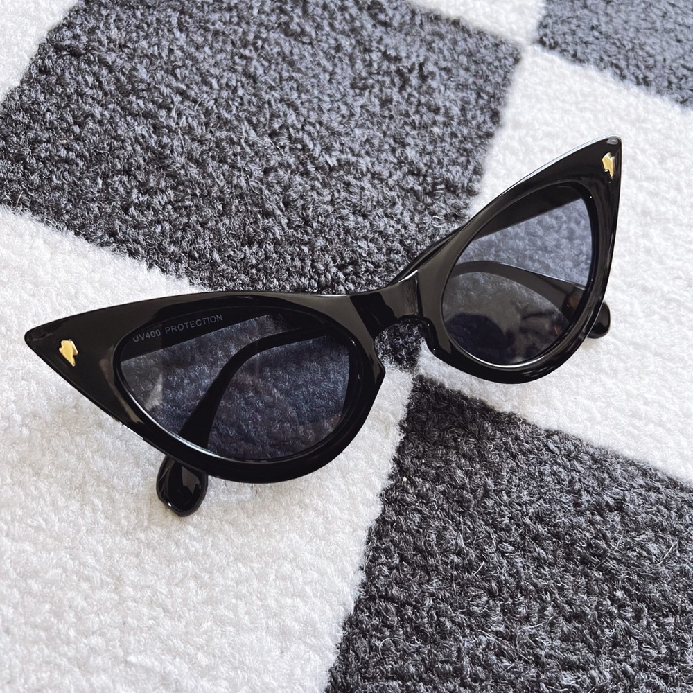 Vintage Style Cat Eye Sunglasses - Picture 1 of 6